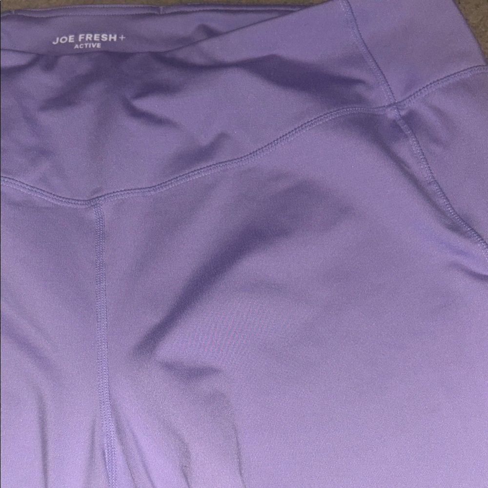 🩵3/$20🩵 Lavender Lilac Purple High-Waisted 3/4 Capri Active Wear Leggings - Picture 3 of 5